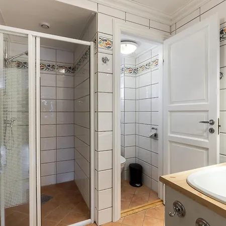 Tinden Apartment *